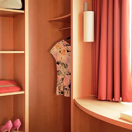 Ibis 3*