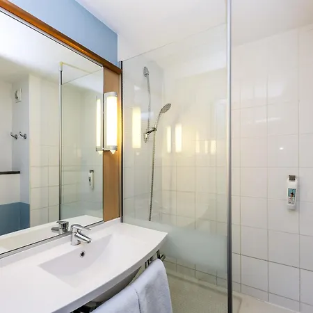 Ibis 3*
