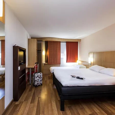 호텔 Ibis 3*