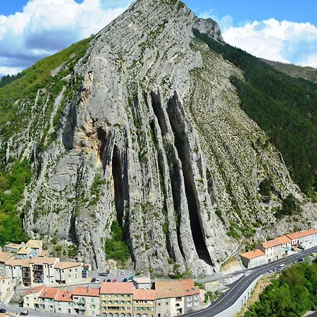 Ibis 3* Sisteron